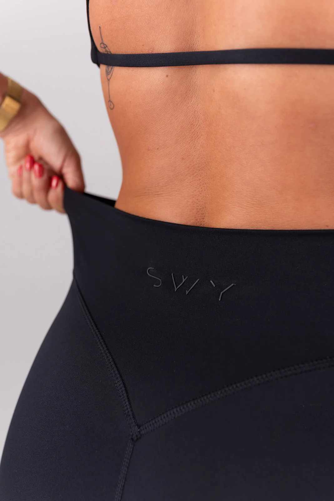 Sleek Classic Leggings - Image 7